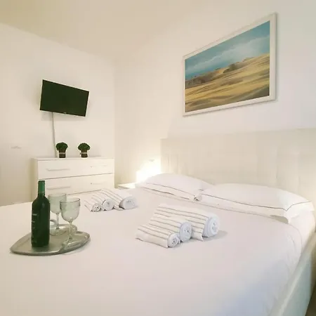 Skyline Su Apartament *