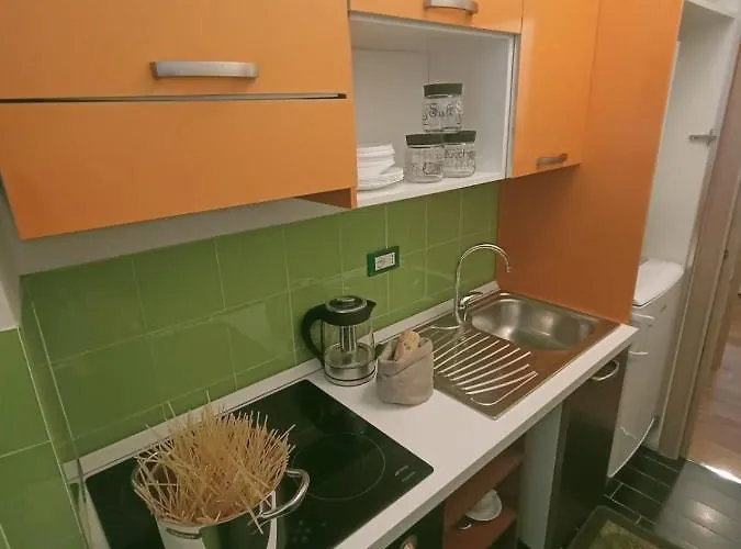 Apartment Skyline Su