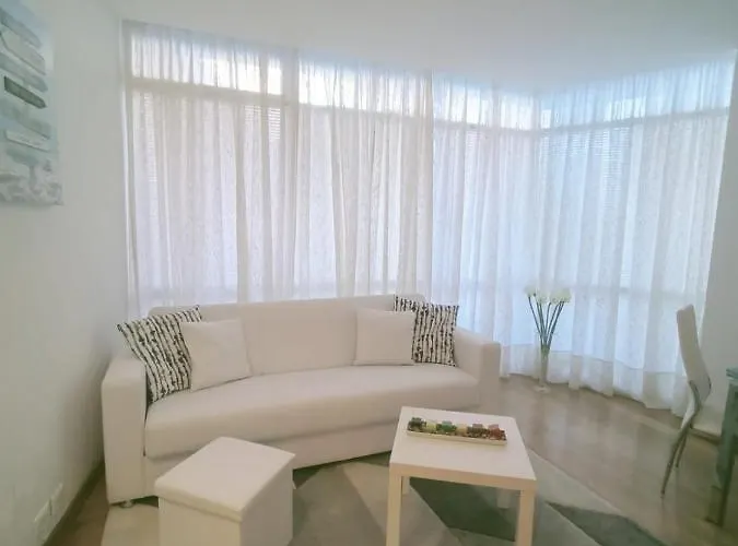 Skyline Su Apartment *